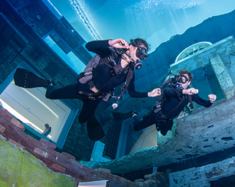 Deep Dive Dubai